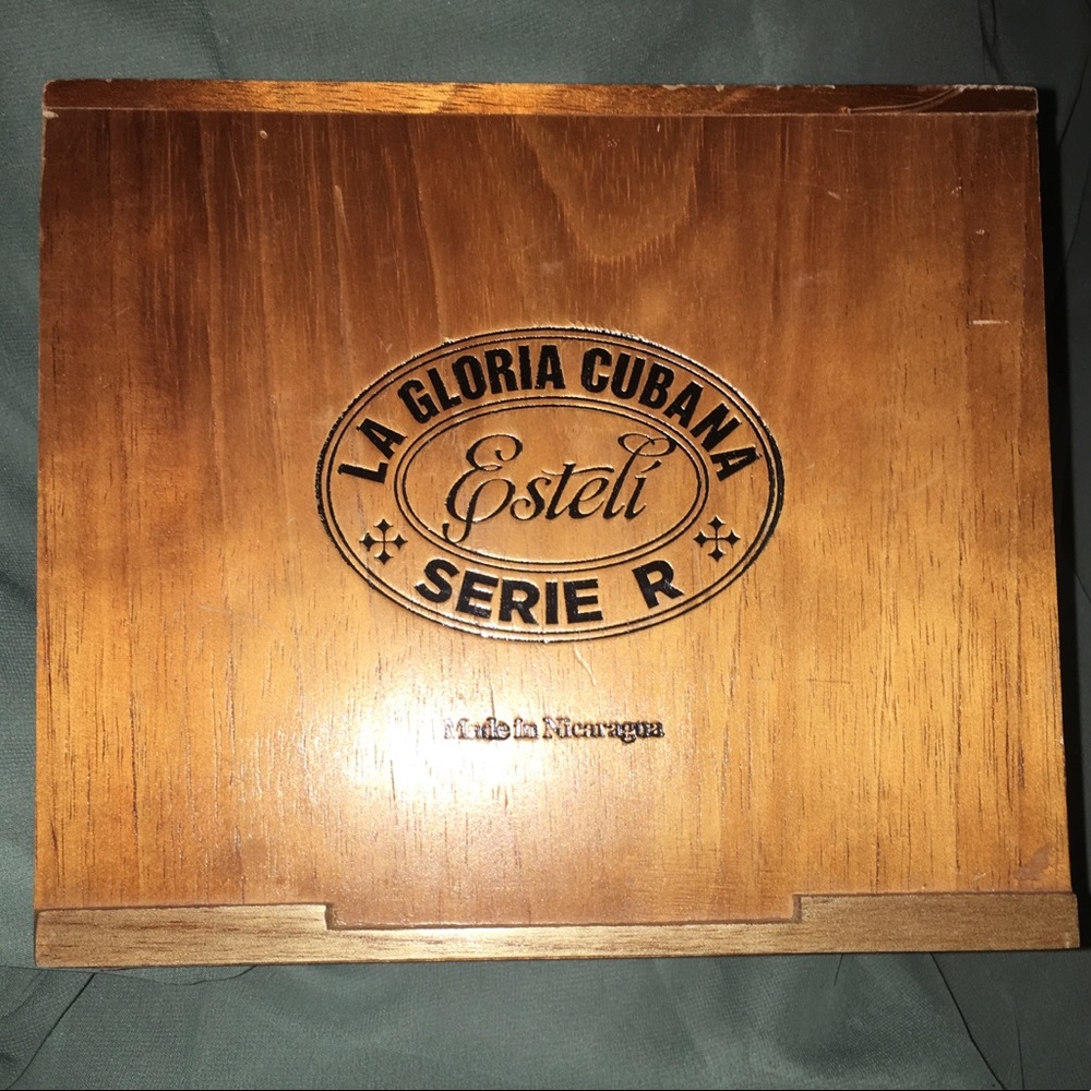 La Gloria Trapezoid Cigar Box Slide open lid